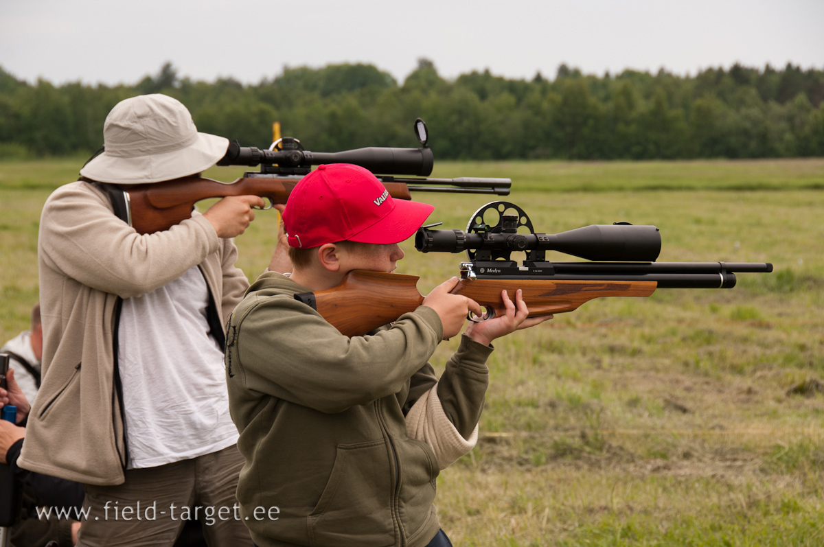 Elmet and Oliver on Testline. Who is shooting faster?